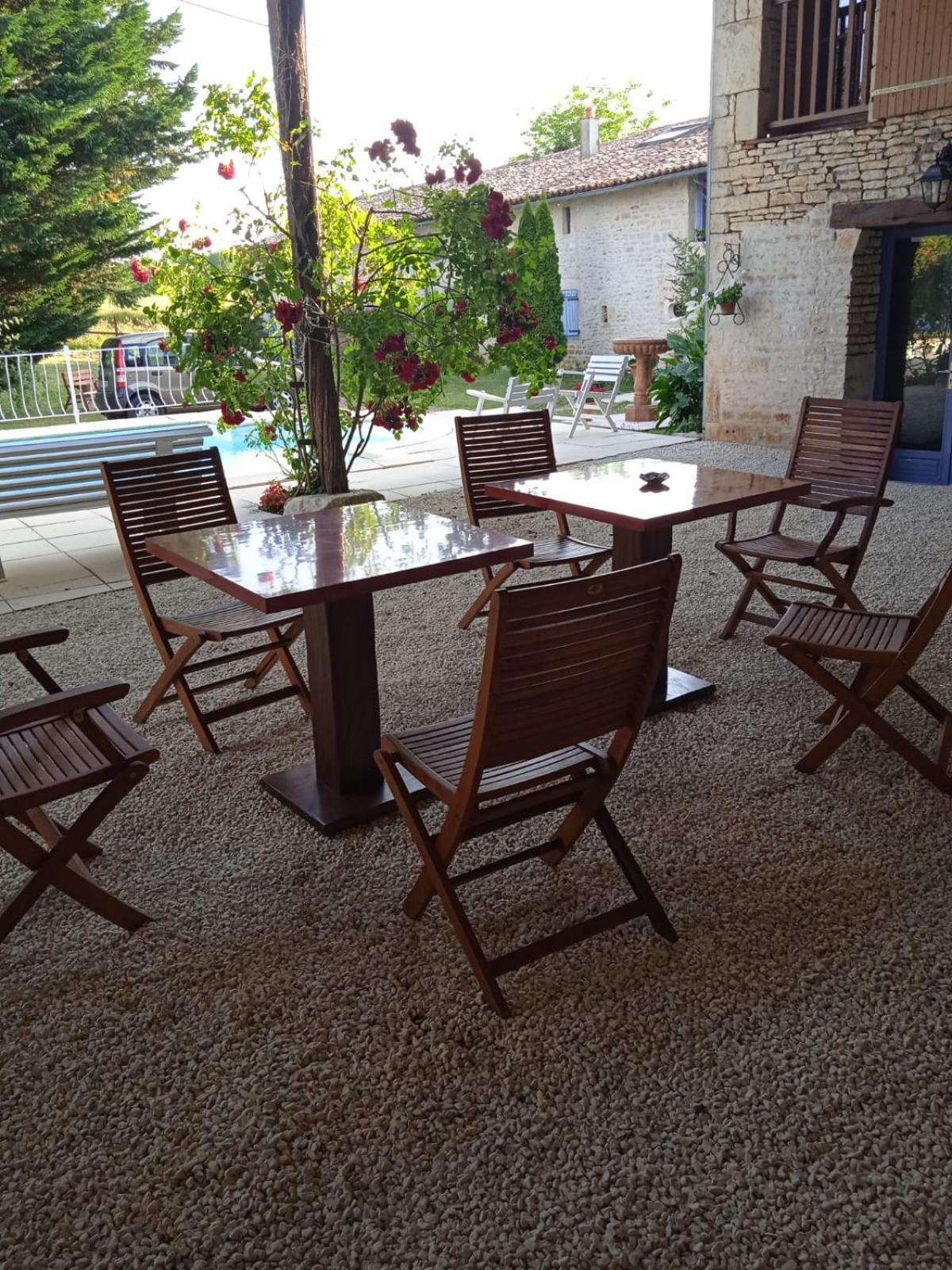 Coucouhirondelle Bed & Breakfast Brux Exterior photo